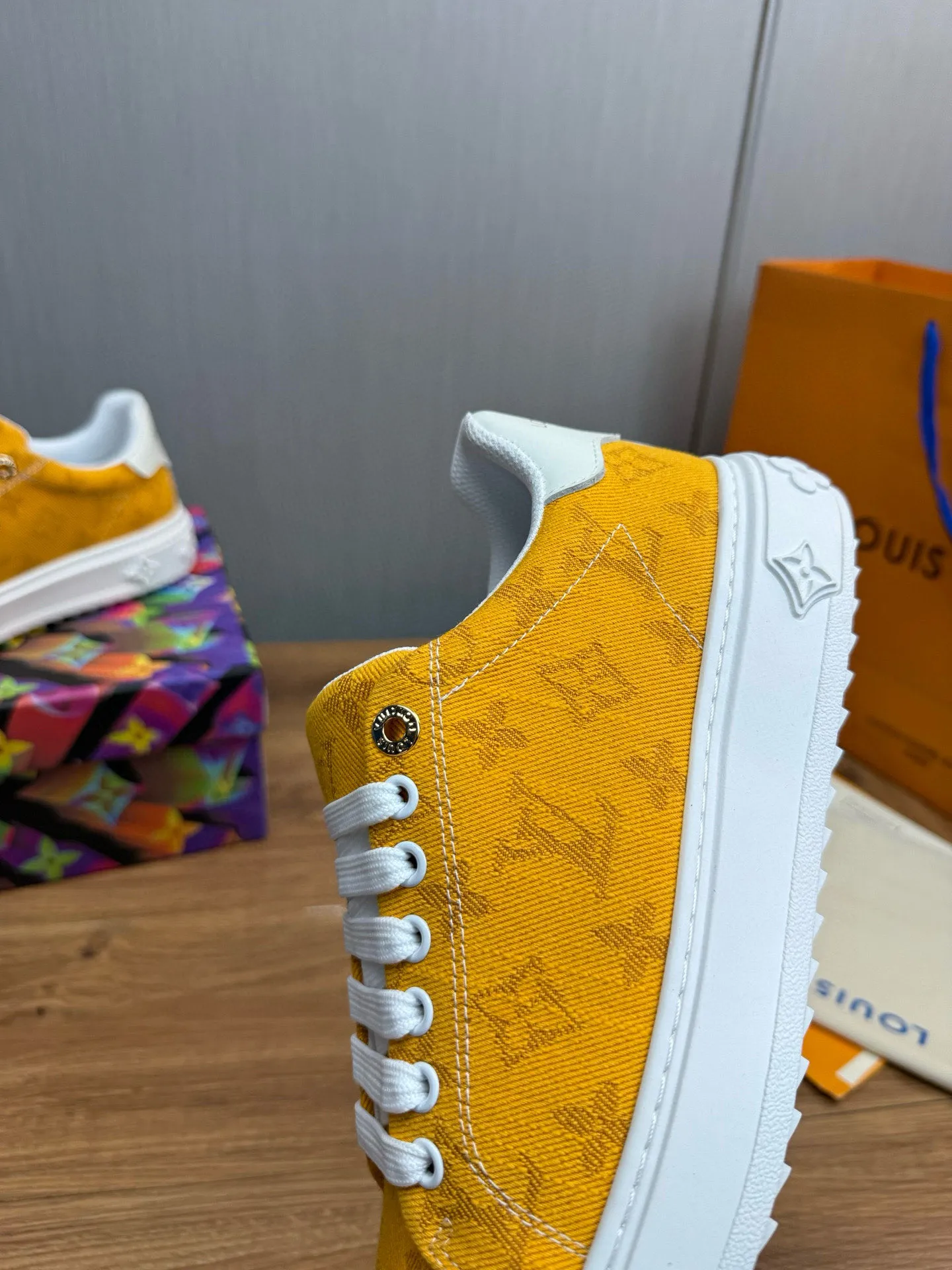 Factory price: 520💰LOUIS VUITTON [Louis VUITTON] The new trendy Lv is on the market🎁, casual and fashionable men's shoes👟The upper is made of imported original fabric + cowhide mesh lining, the original wear-resistant rubber outsole, the version is simple and elegant, exclusive for trendy men. Code number: 38-44, customized 45, 46